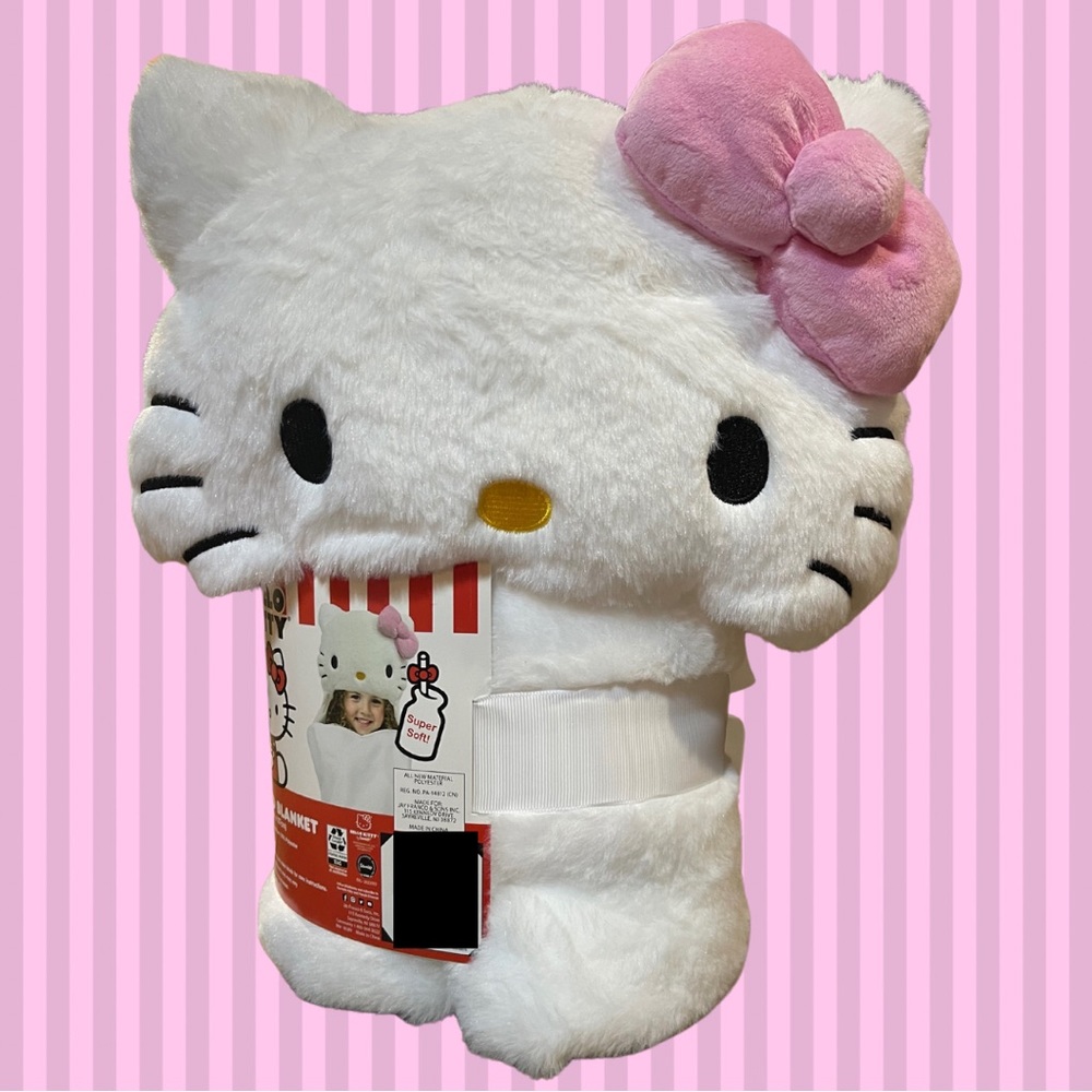 🎀Hello Kitty® by Sanrio® Hooded Blanket🎀
